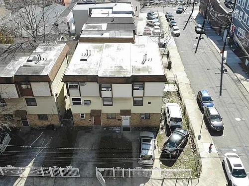 4 Gray St Photo 1