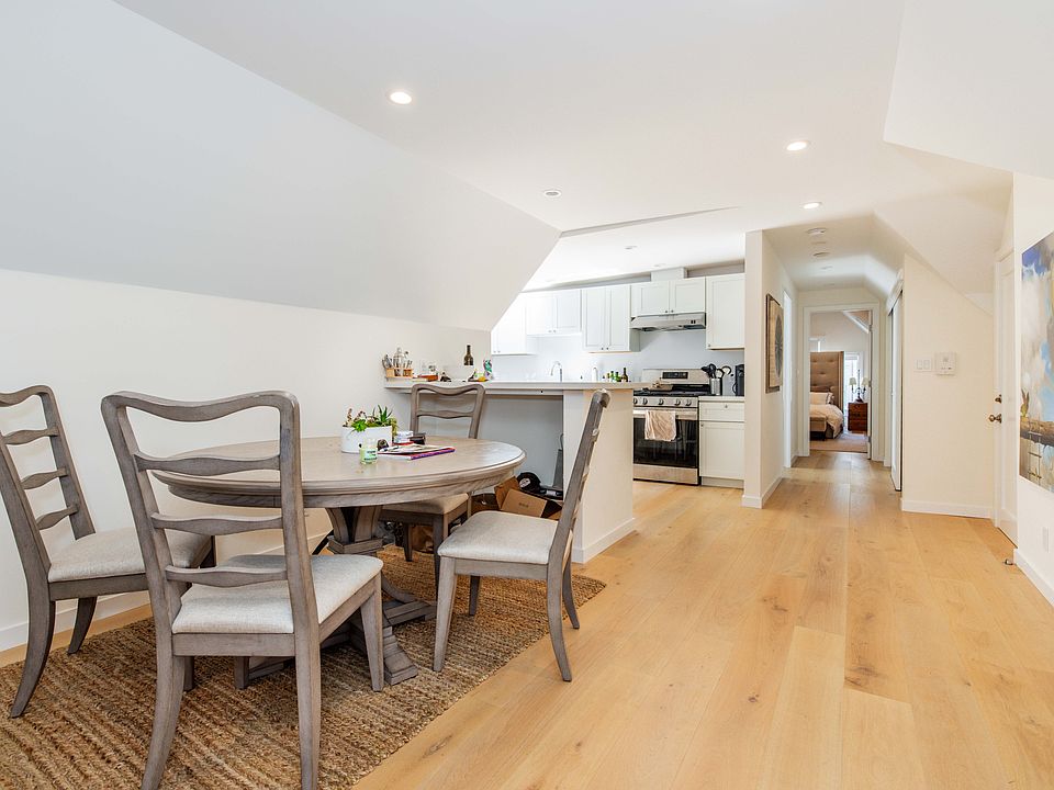 Dining area with breakfast bar