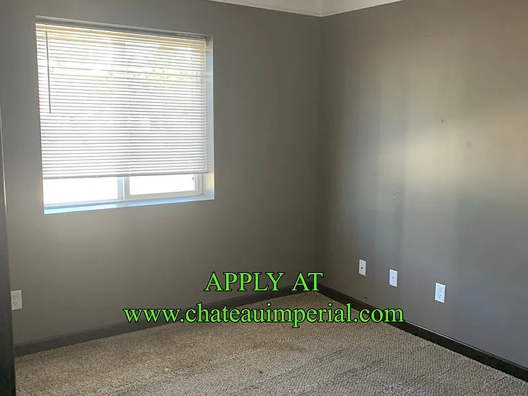 1011-1021 E 5th St — Photo 6