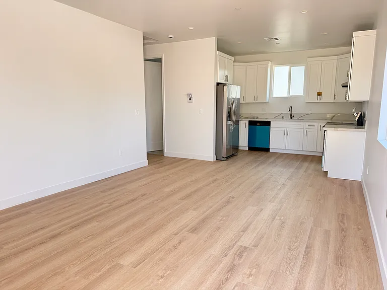 22657 Valerio St #22655 — Photo 2