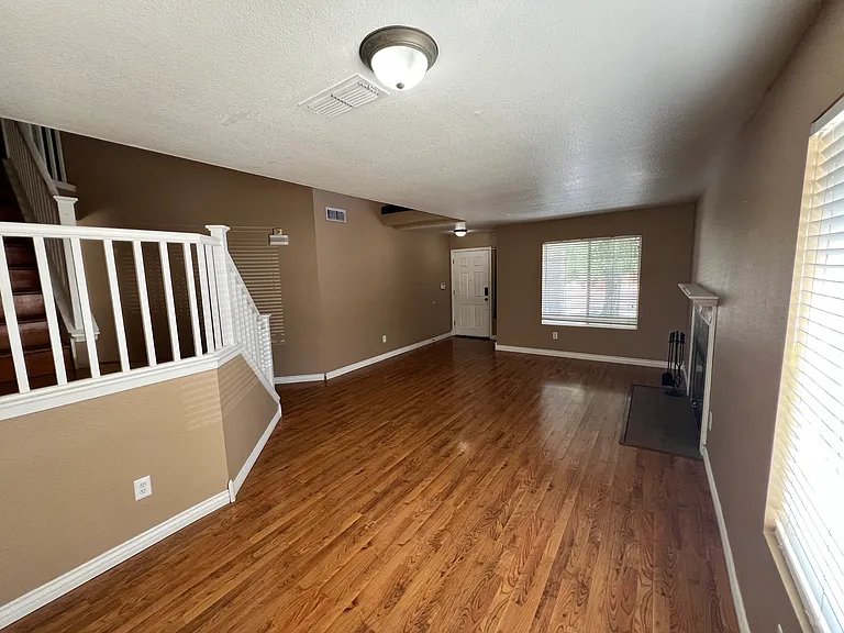 2145 Moore Dr — Photo 10
