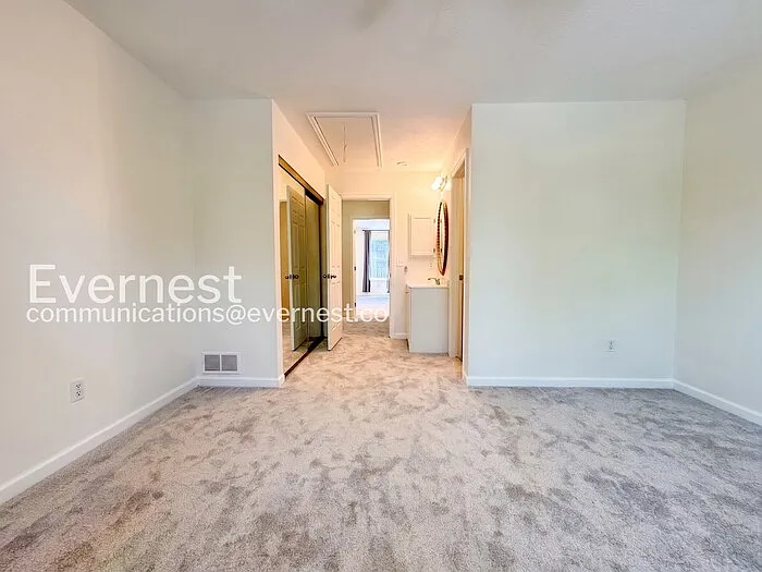 2701 E Nichols Cir — Photo 10