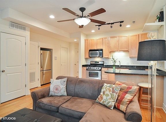5th image of 2312 W McLean Ave APT 1S