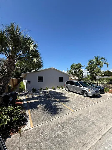1609 N J St Photo 1
