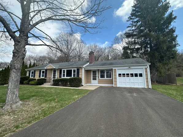 37 Dinwoodie Drive, North Branford, CT 06471