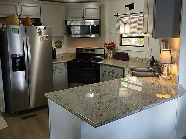 9878 Jonquil Cir, Navarre, FL 32566