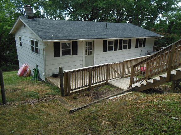 3rd image of 2402 Mount Pleasant Church Rd