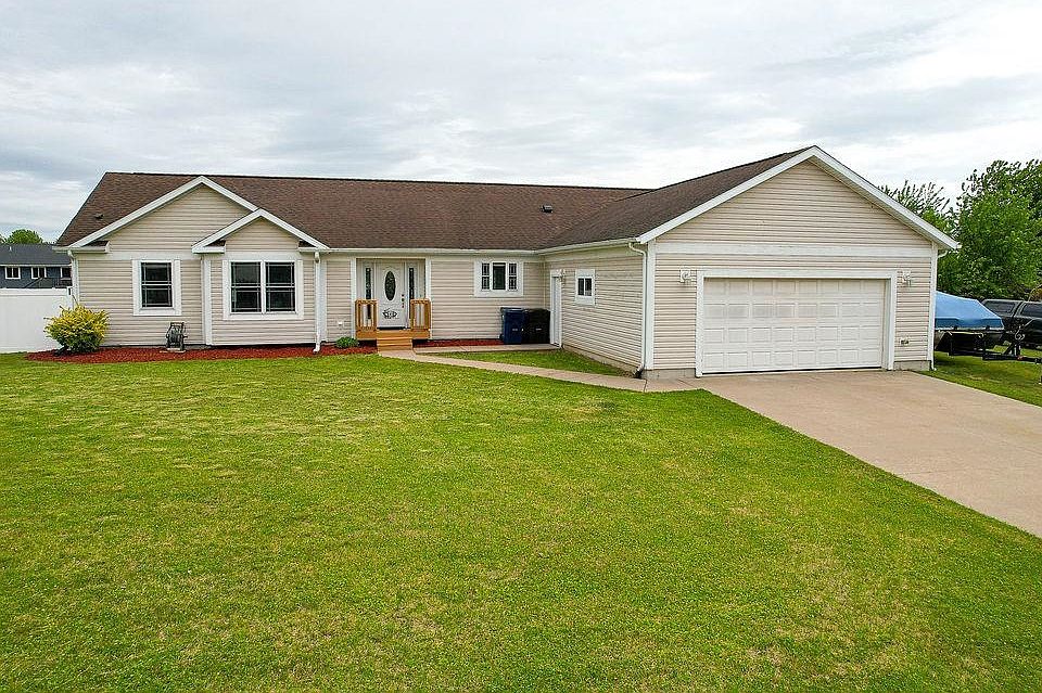 1st image of 1001 Riverwood Pl