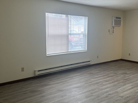 2nd image of 1520 Main St #30