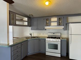 260 S Land Ave #27, Benson, AZ 85602