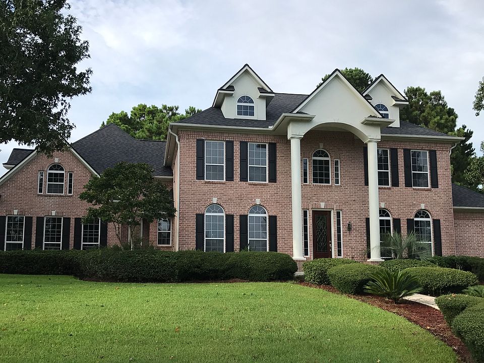 1st image of 256 Sarasota Cir S