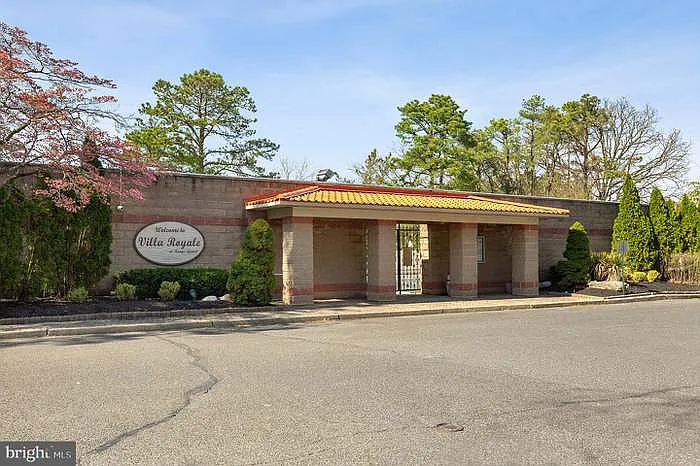 3 bed, 2.5 bath, 1816 sqft, $3,195 — Photo 1