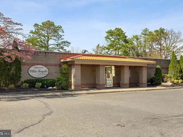 17 Five Crown Royal, Marlton, NJ 08053