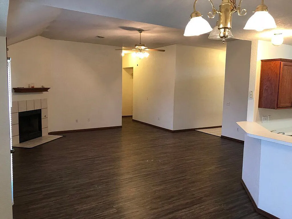 1937 Bluejay Ct — Photo 4
