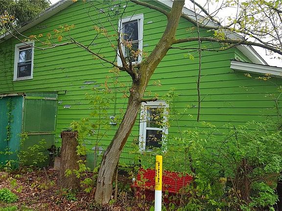 2nd image of 5912 2nd St