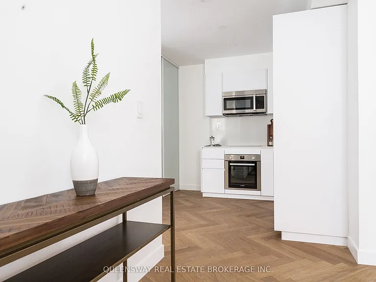 110 Wellesley St E #102 — Photo 8
