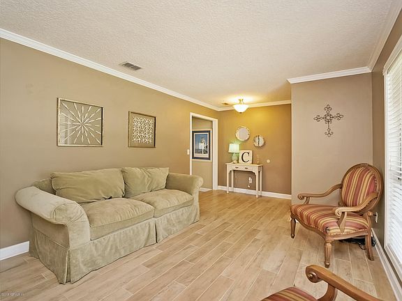3529 Equestrian Ct-4