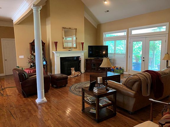 5th image of 606 Ridgecliff Dr