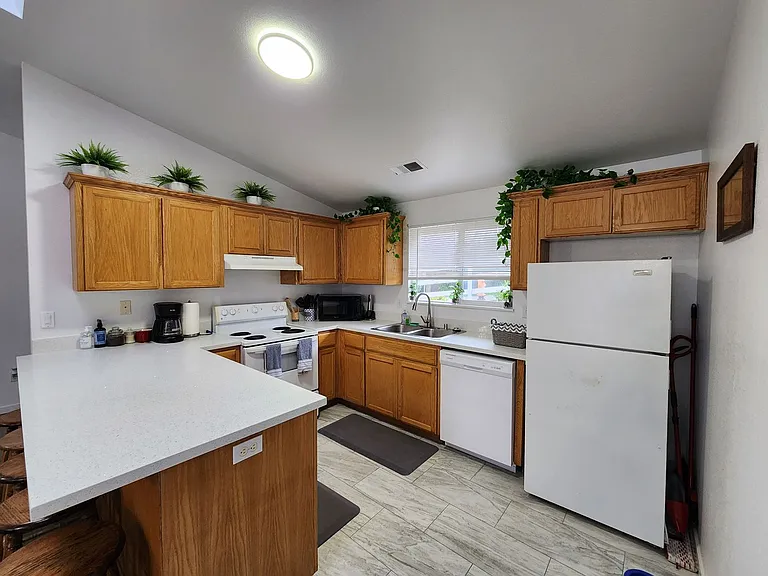 4190 Hillside Ct — Photo 29