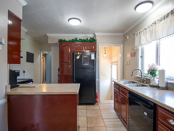 5th image of 4307 Greengarden Blvd