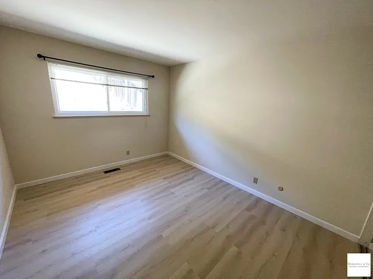 1610 Merritt Dr — Photo 9