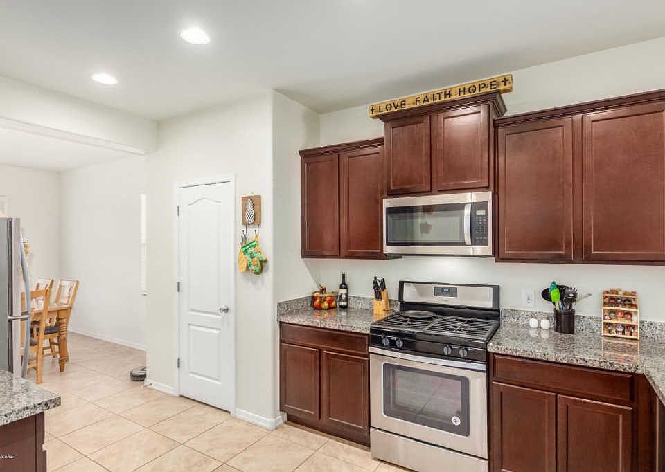 1st image of 11550 W Vanderbilt Farms Way