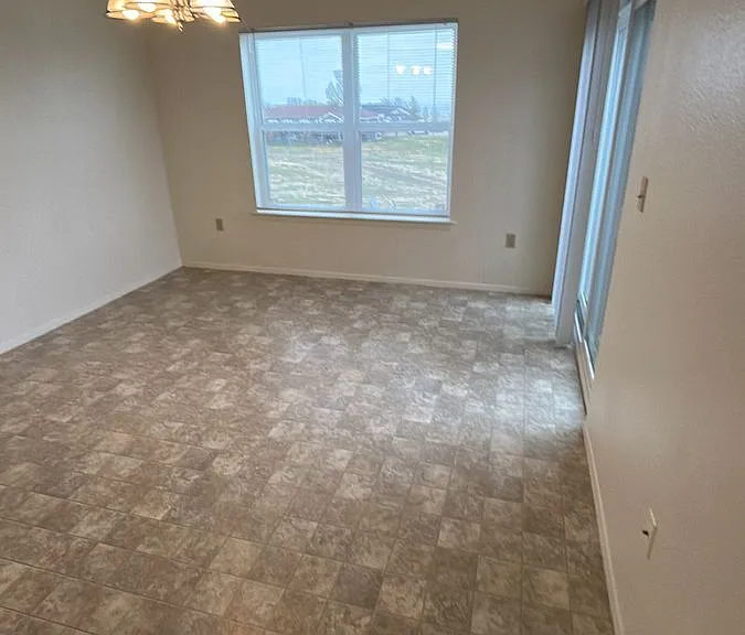 1132 Dakota Dr — Photo 2