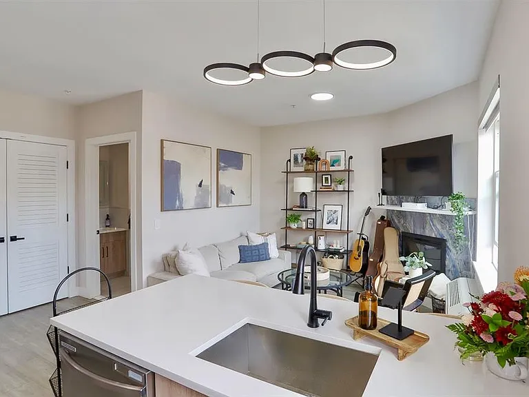 214 70th St #203 — Photo 9