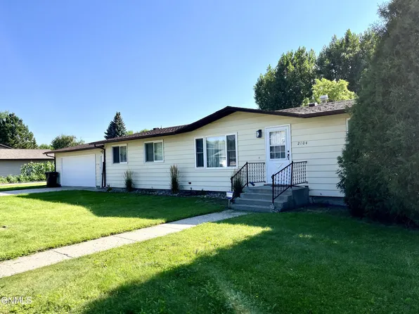 2104 4th Ave E, Williston, ND 58801