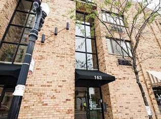 162 W Division St, Chicago, IL 60610