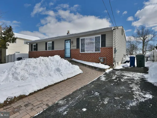 1653 Fitzwatertown Rd, Willow Grove, PA 19090