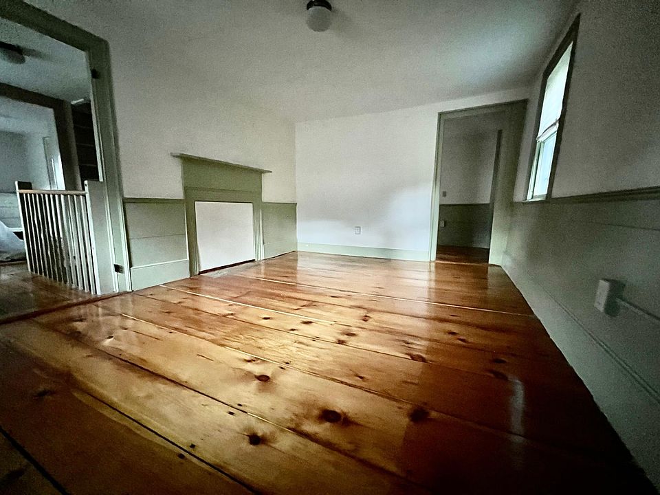 2nd image of 411 Walnut Hill Rd