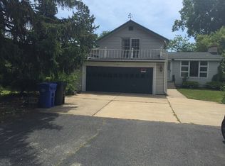 711 Forest Edge Ln, Des Plaines, IL 60016