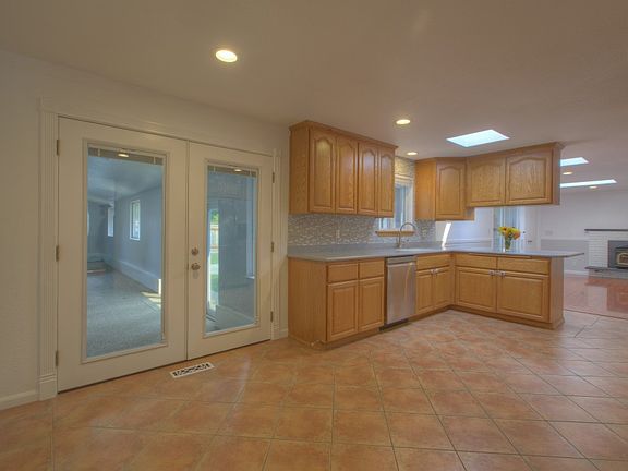 2nd image of 6923 124th St E