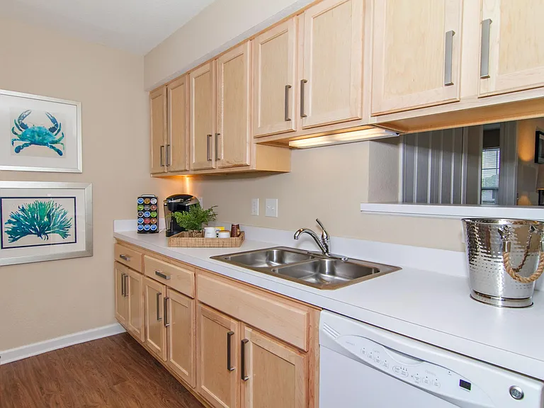 350 Covenant Blvd — Photo 6