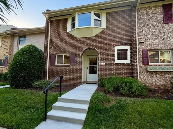 3671 S Leisure World Blvd #15, Silver Spring, MD 20906