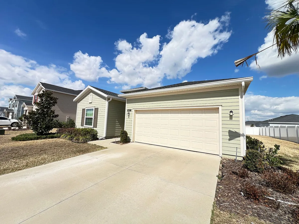 Building Photo - 5637 SW 93rd St