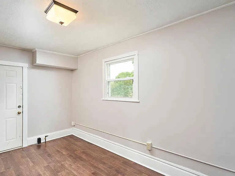 1214 Beardsley St — Photo 5