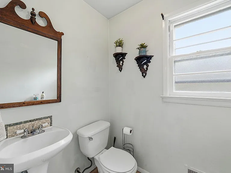 292 Glenn Ave — Photo 11