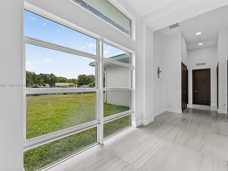 2400 SW 112th Ave — Photo 17