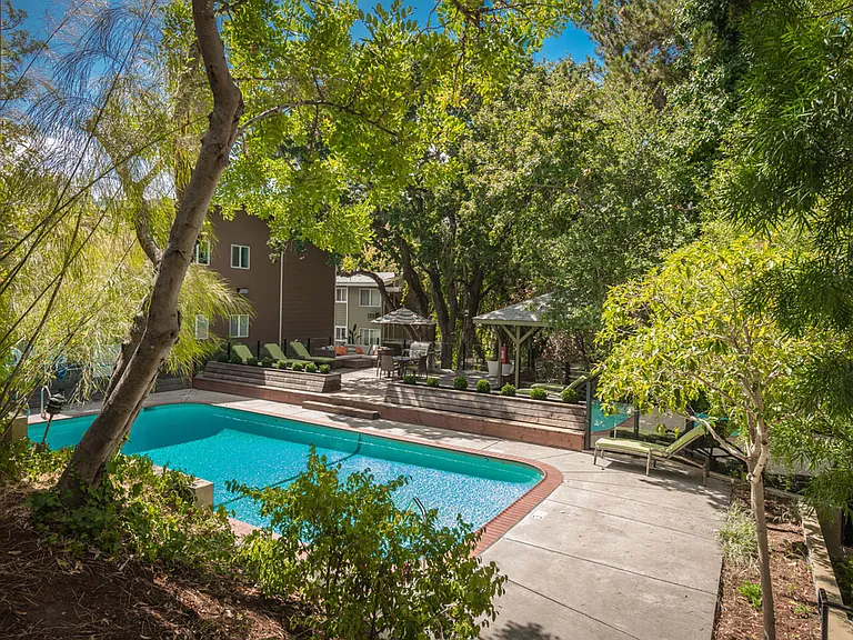Lafayette Oaks — Photo 10