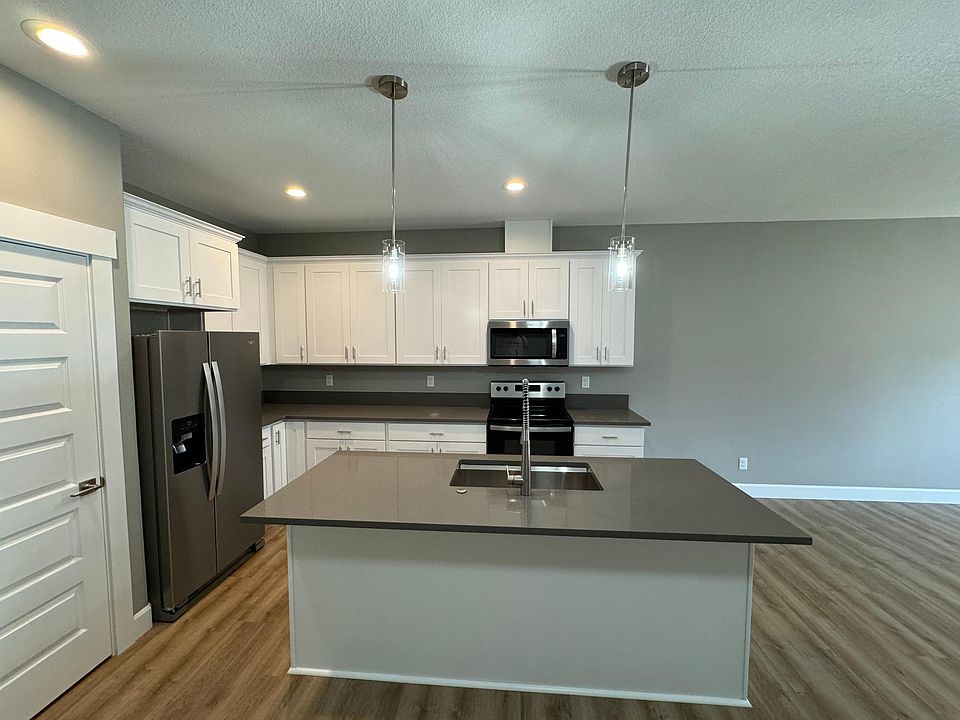 808 Riley Dr, Silverton, OR 97381 Zillow