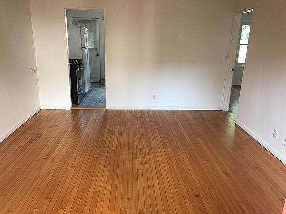 4th image of 712 Cedar St #10905347