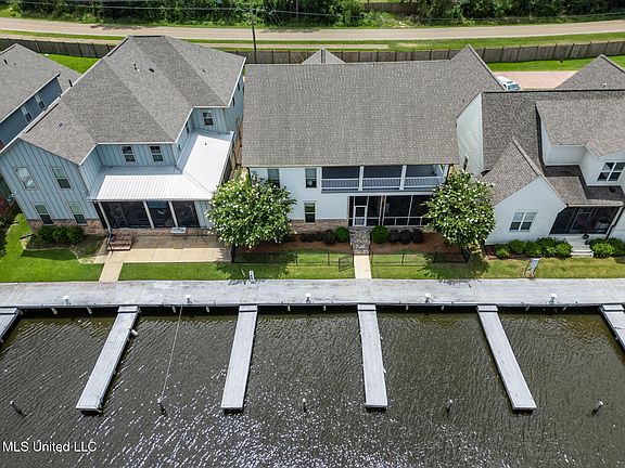 3rd image of 226 Port Arbor