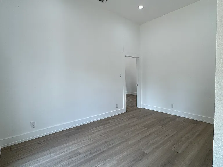 105 Forrest Ave — Photo 9