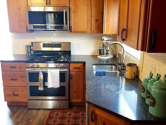 3rd image of 56 W 17th St