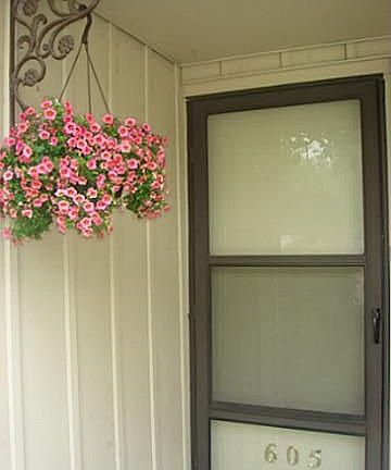 2nd image of 605 Cambridge Dr