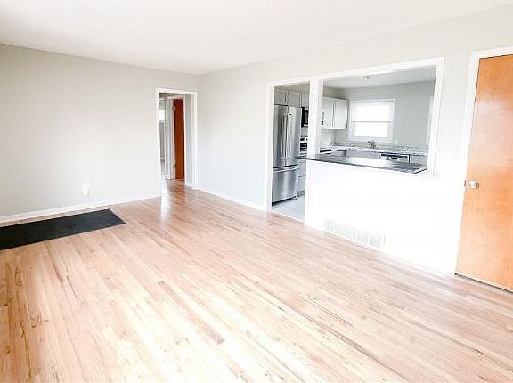 3rd image of 29 Cotty Dr