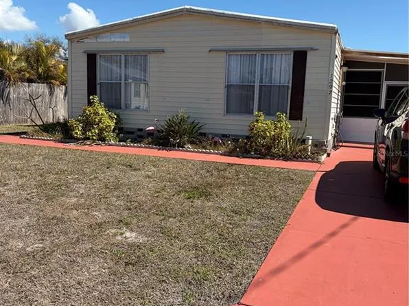 1297 Kingfisher Dr, Englewood, FL 34224