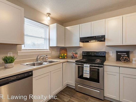 5th image of 125 College Ave APT A5